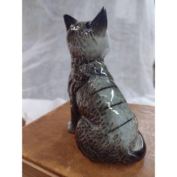 Beautifully Detailed BONE China Cat Figurine 4.5" tall - Picture 6 of 7